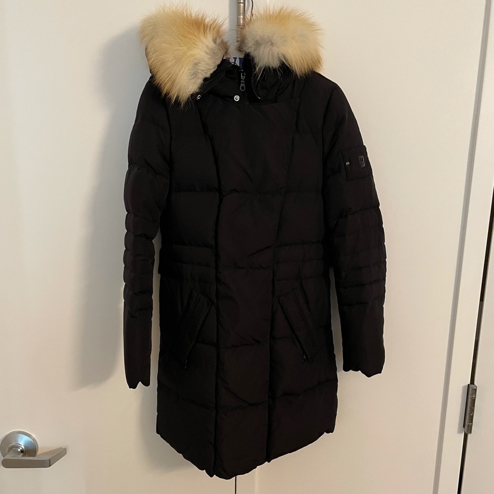 Down coat with real fox fur